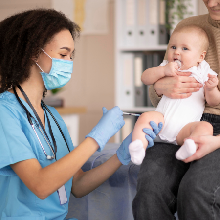 votredircom-agence-relations-presse-sante-bebe-soins-piqure-vaccin