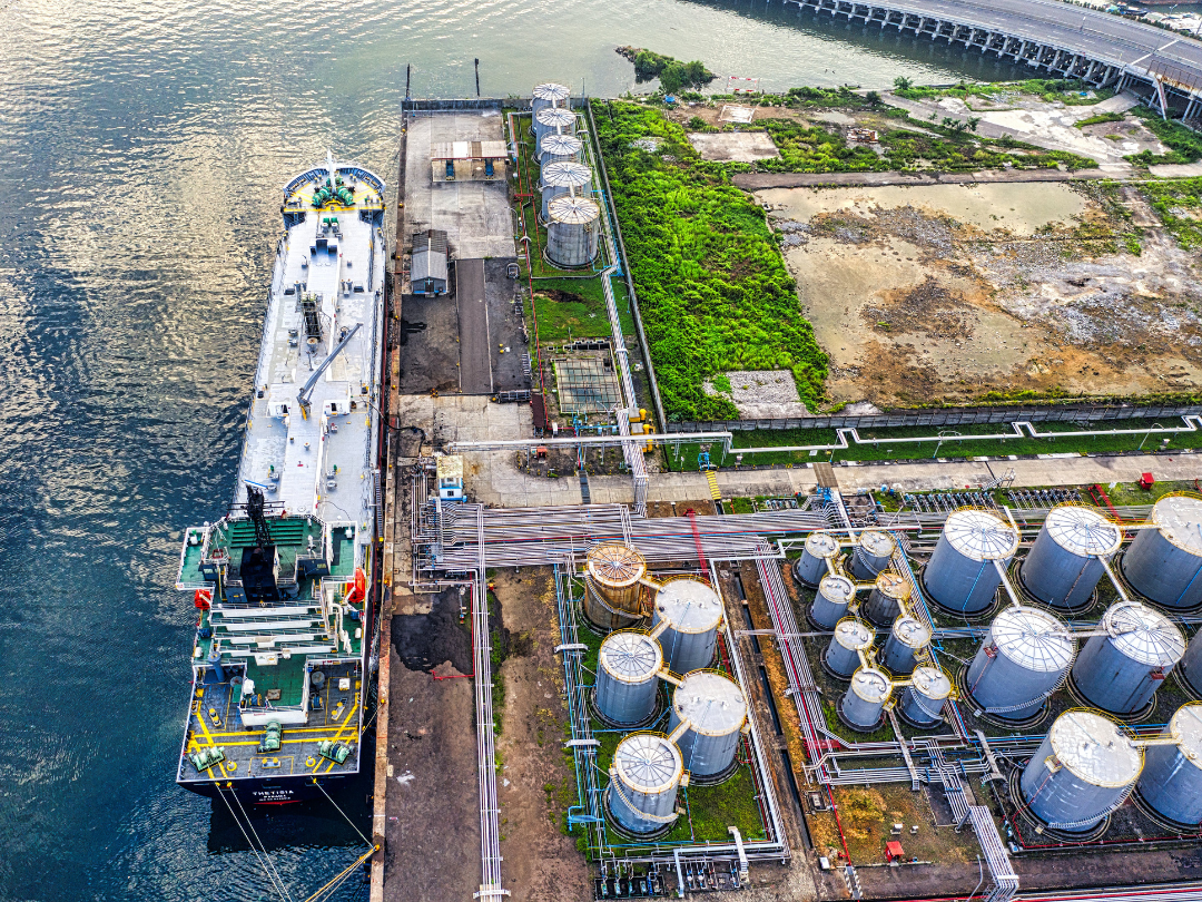 votredircom-agence-relations-presse-transport-logistique-terminal-conteneur-maritime